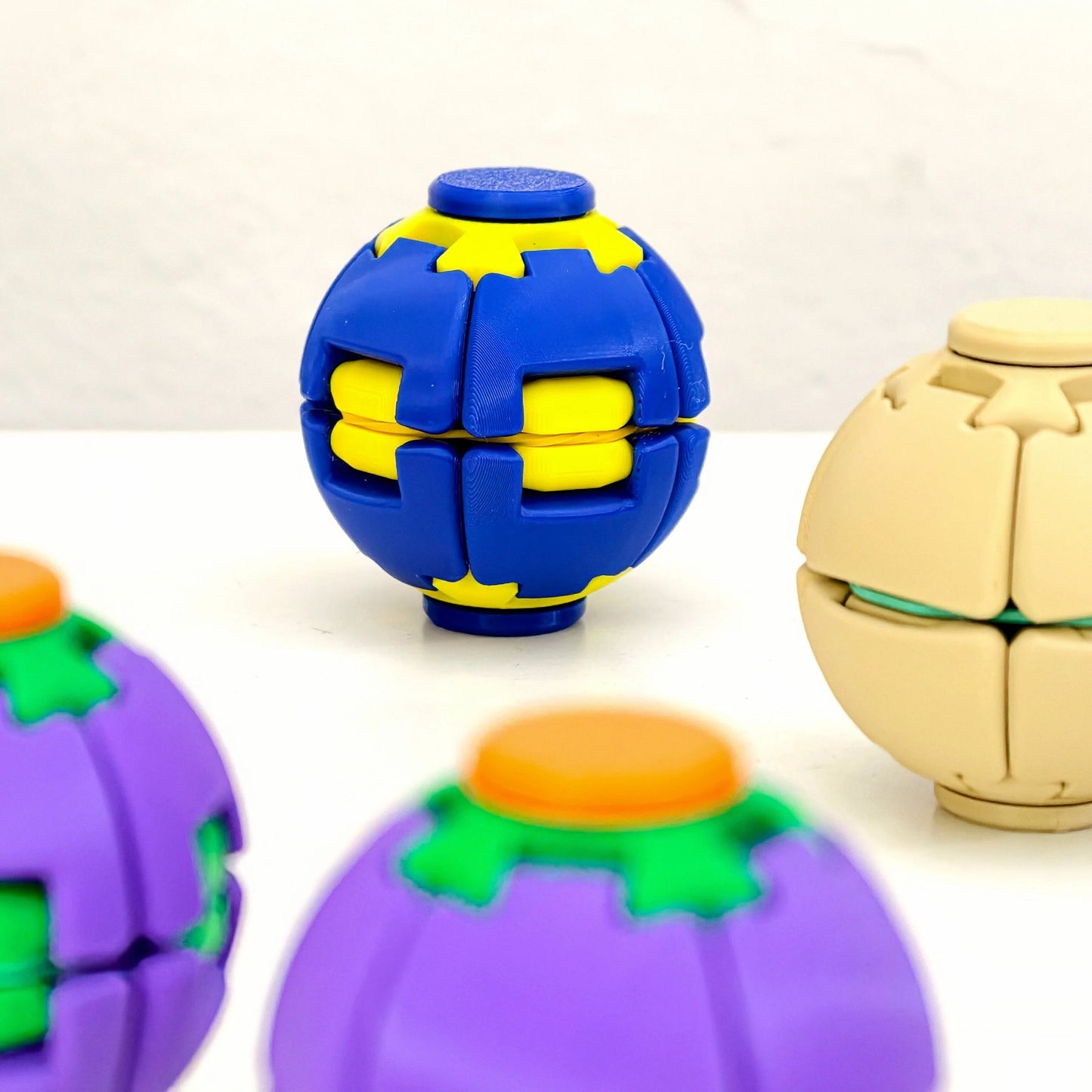 🔥LAST DAY 50% OFF🔥Press-to-Spin Stress Relief Fidget Ball🎁
